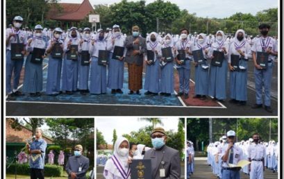 PELEPESAN KELAS XII DAN PEMBERIAN PENGHARGAAN SISWA BERPRESTASI SMA NEGERI JUMAPOLO 2021/2022